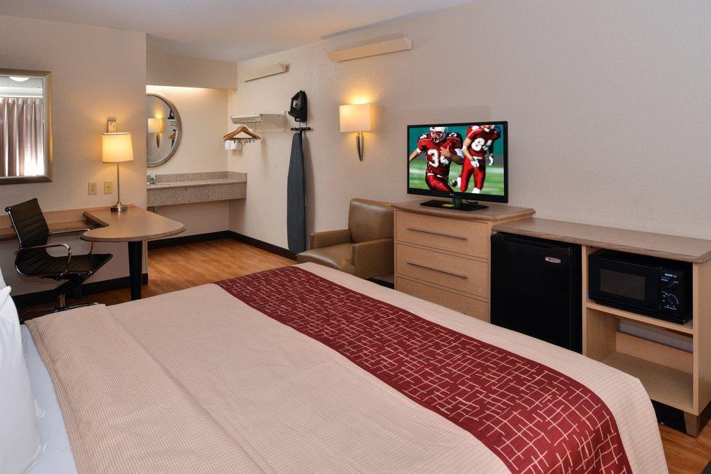 Super 8 By Wyndham Deerfield - Northbrook Hotel Eksteriør billede