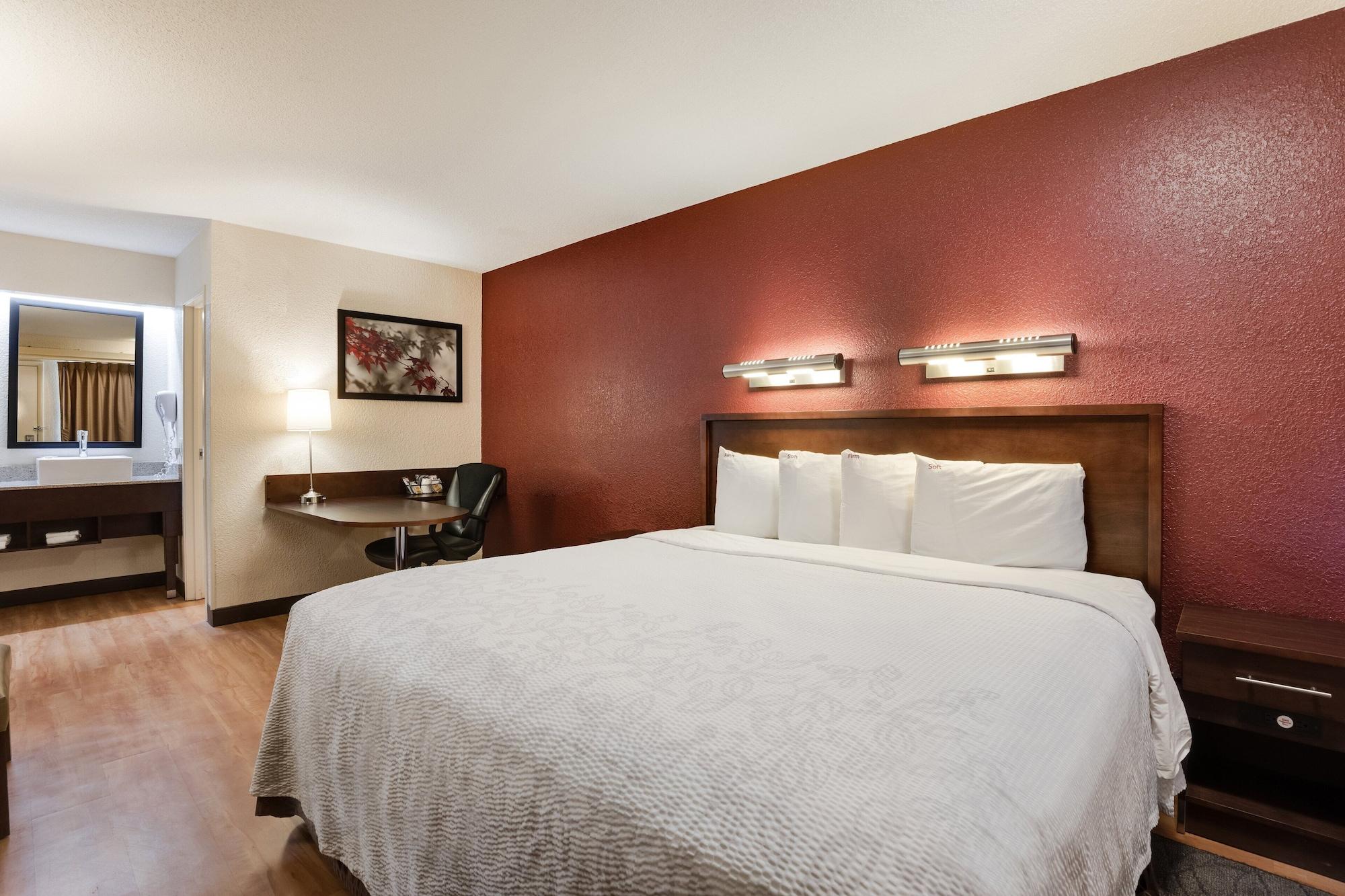 Super 8 By Wyndham Deerfield - Northbrook Hotel Eksteriør billede