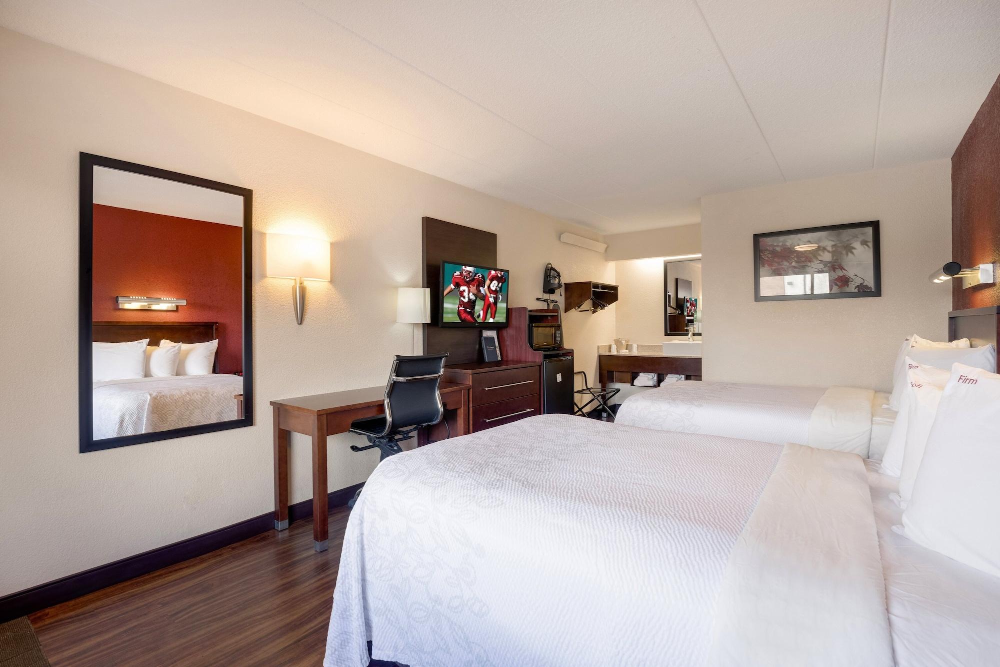 Super 8 By Wyndham Deerfield - Northbrook Hotel Eksteriør billede