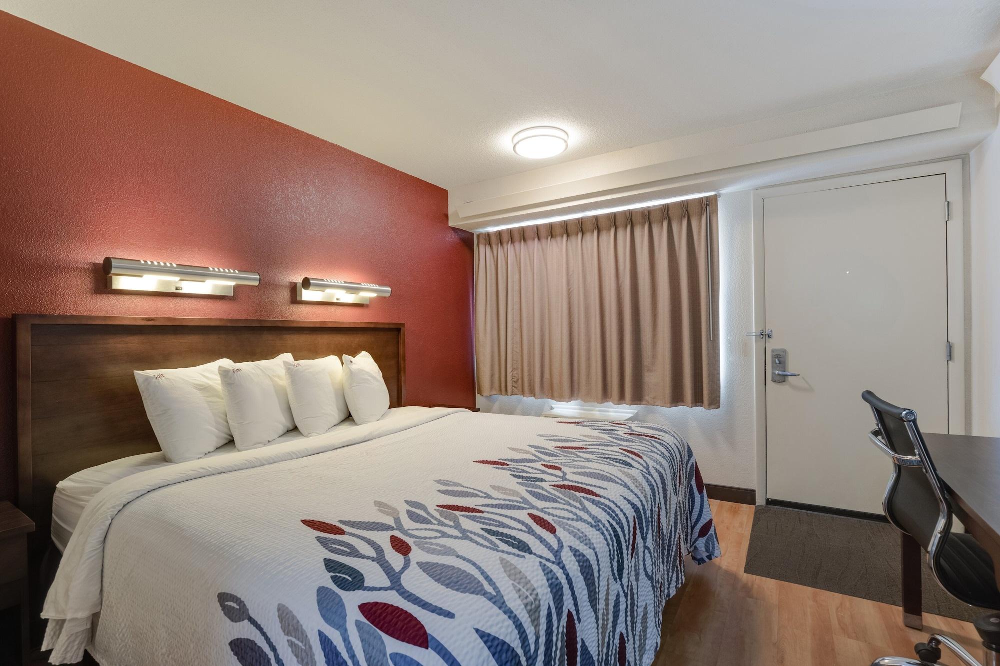 Super 8 By Wyndham Deerfield - Northbrook Hotel Eksteriør billede