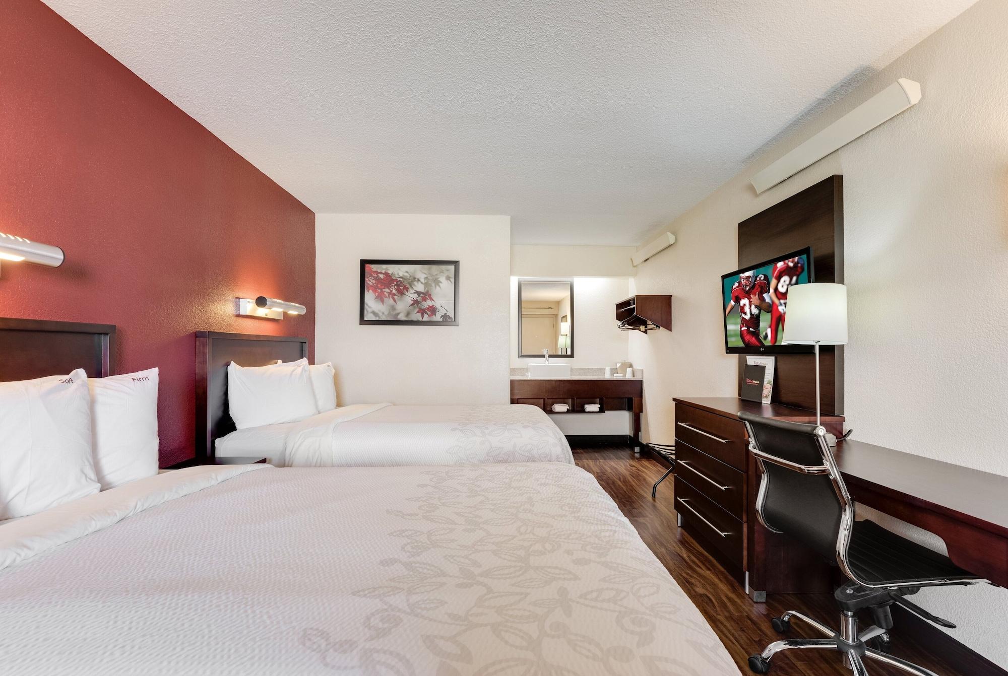 Super 8 By Wyndham Deerfield - Northbrook Hotel Eksteriør billede