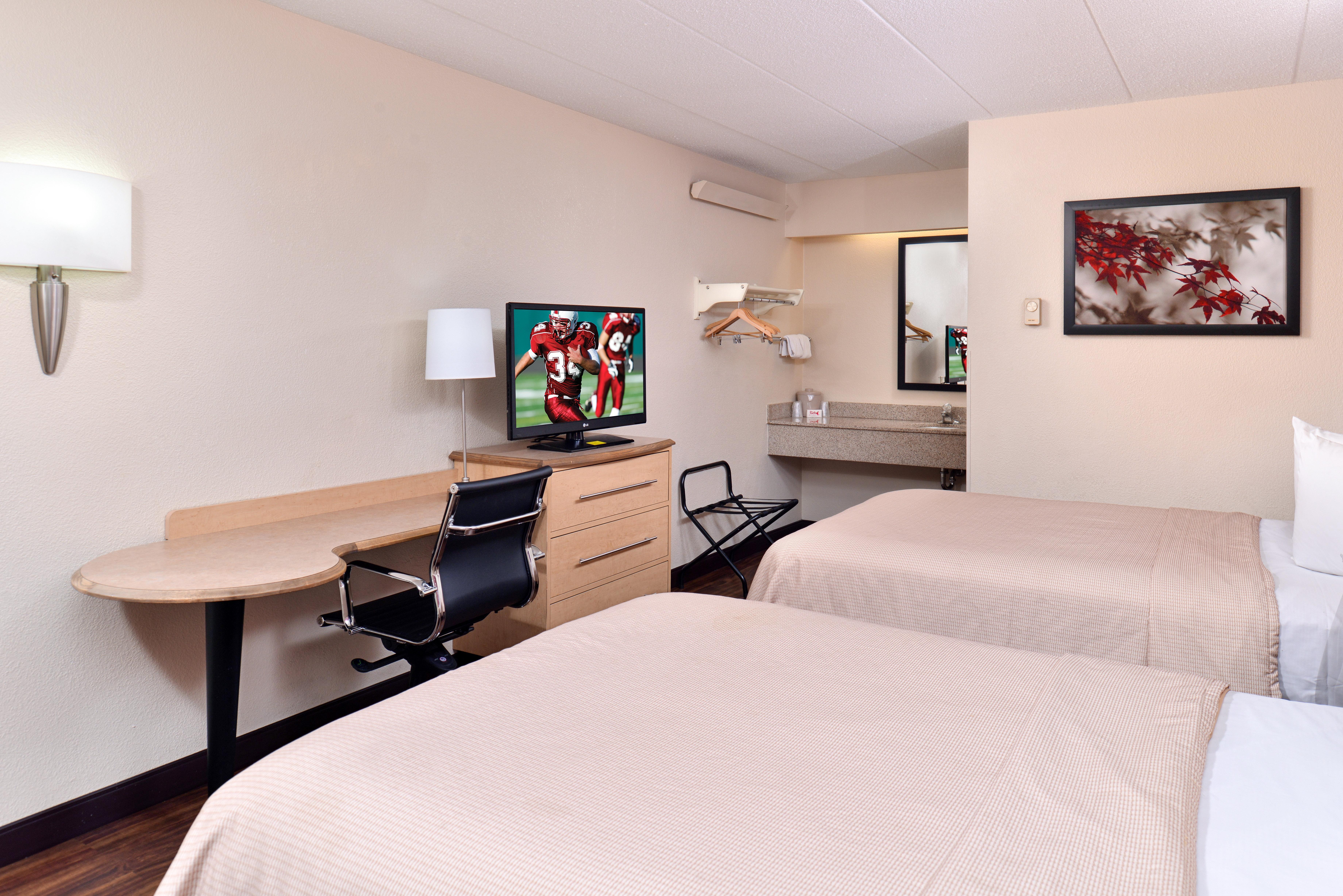 Super 8 By Wyndham Deerfield - Northbrook Hotel Eksteriør billede