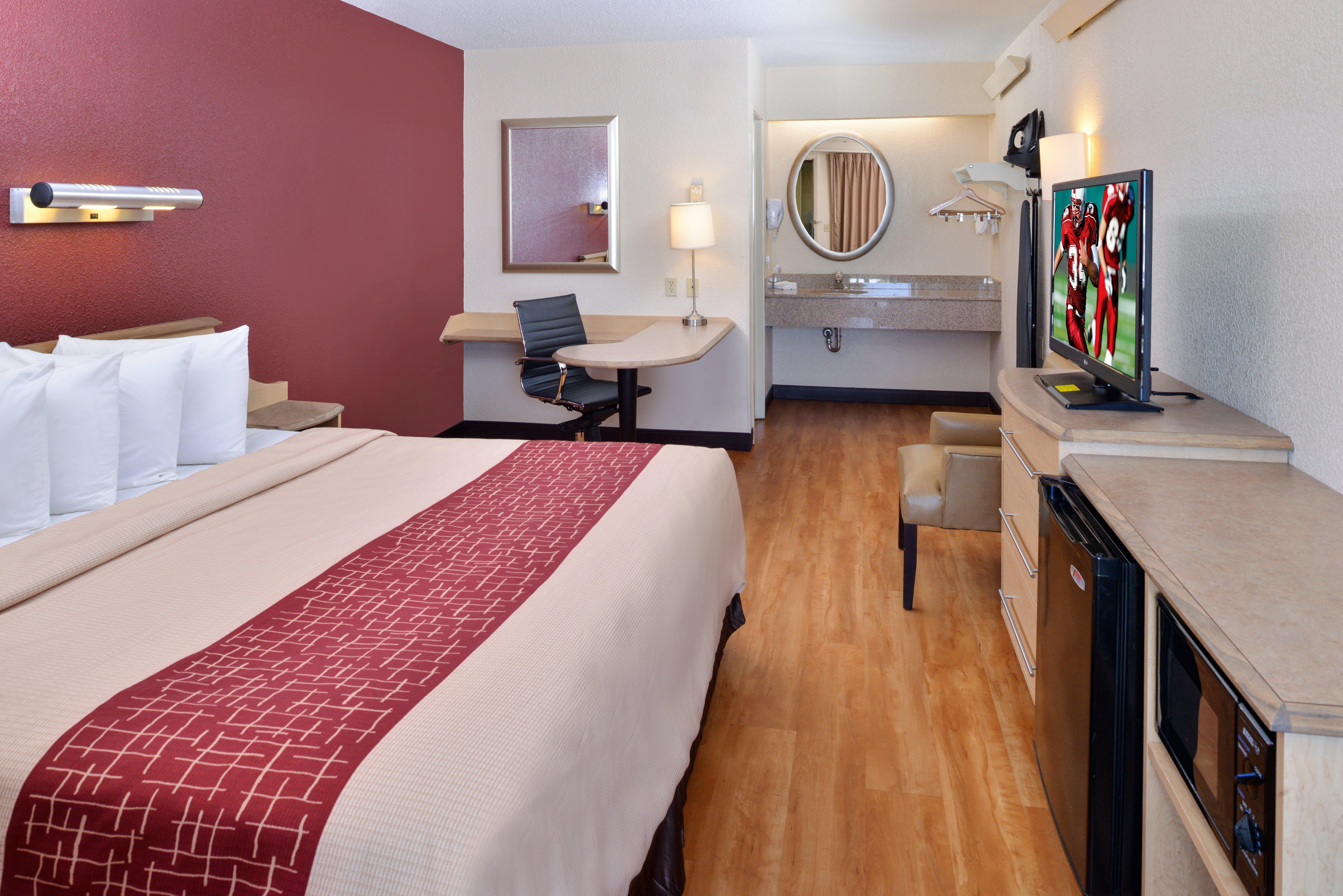 Super 8 By Wyndham Deerfield - Northbrook Hotel Eksteriør billede