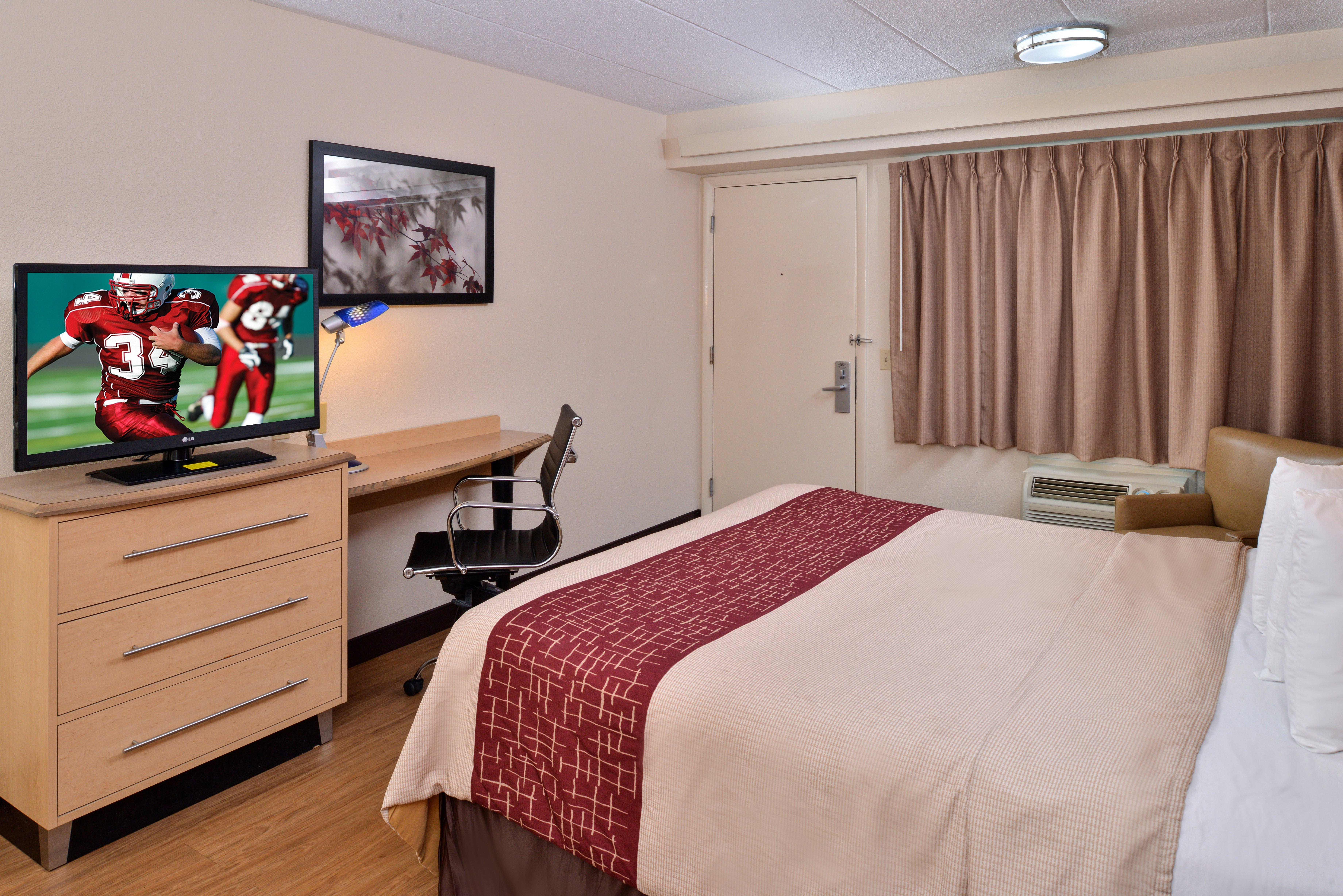 Super 8 By Wyndham Deerfield - Northbrook Hotel Eksteriør billede