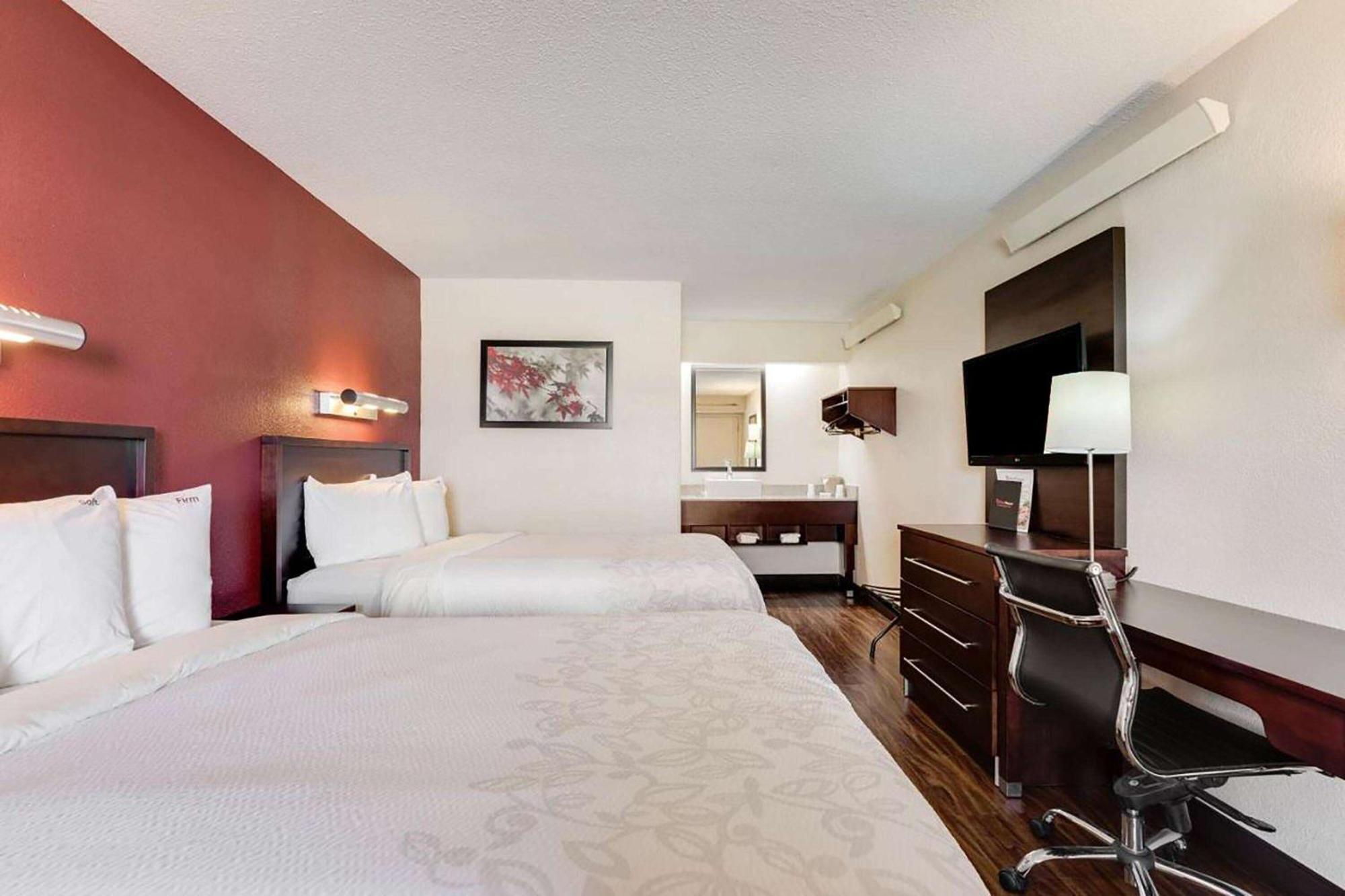Super 8 By Wyndham Deerfield - Northbrook Hotel Eksteriør billede