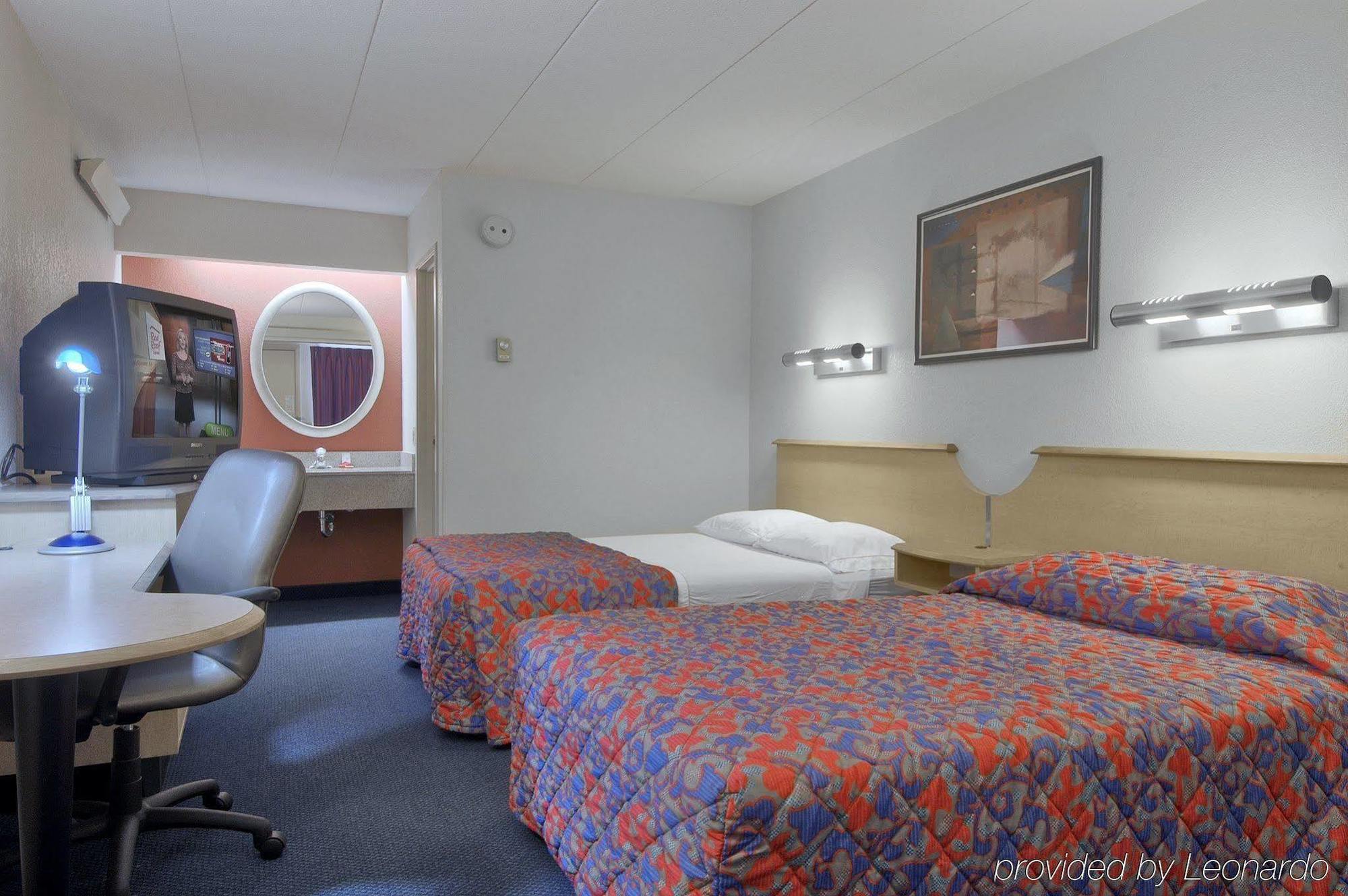 Super 8 By Wyndham Deerfield - Northbrook Hotel Værelse billede